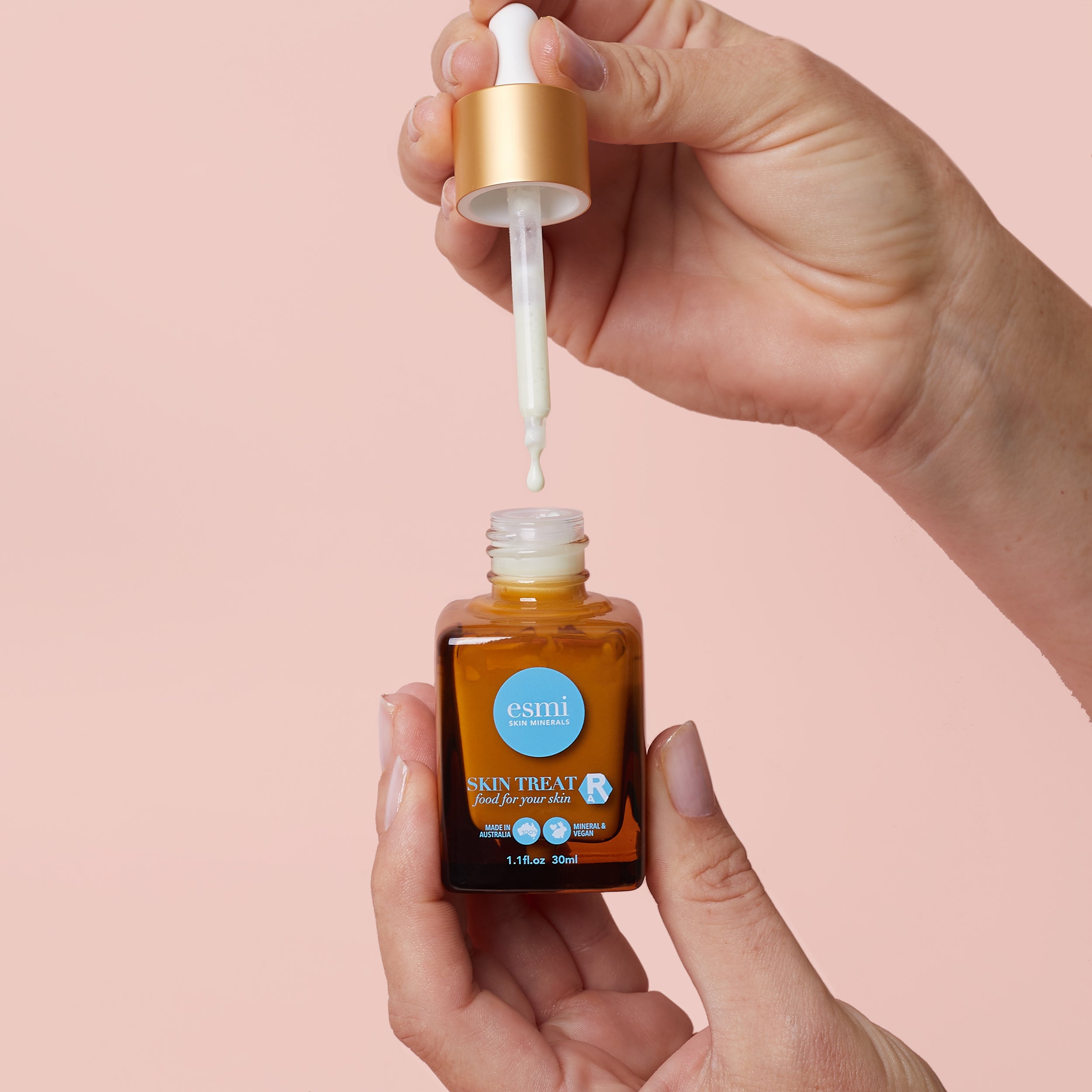 InUse_EncapsulatedRetinol_1_2f36d2fc-8305-4c4f-99d4-3905e344c3c1.jpg